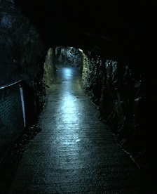 坑道.jpg